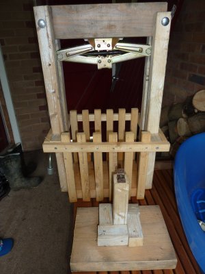 DIY Cider Press - cheap and simple to make from our plans  @ www.jamesandtracy.co.uk